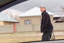 Живущему в мечети казахстанцу с инвалидностью подарили машину