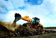 Автобус провалился в Майкаине: на дно обвала спустят технику (ВИДЕО)