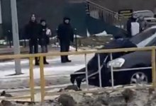 Провез полицейского на капоте: стал известен приговор рудничанину