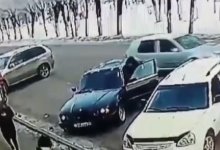 Парень забыл закрыть дверь авто в Жезказгане. Результат удивил всех