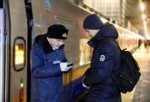 Казахстанцев, застрявших на закрытых трассах, будут вывозить поездами