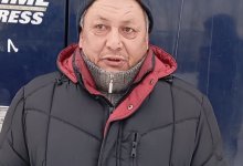 Дальнобойщик две недели живет в грузовике без денег и еды в ВКО