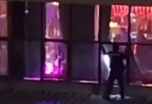 Эпичный вход полицейского ночью в кафе попал на видео в Алматы