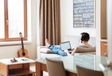 Избитого отчимом юношу переселили в общежитие в Костанае