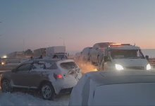 Автобус и 16 легковушек столкнулись на трассе в Карагандинской области