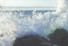 Тысячи кубометров льда и воды затопили жилые дома в ВКО