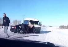 Микроавтобус с акмолинскими школьниками попал в смертельное ДТП (ВИДЕО)