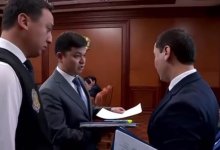 Задержание шымкентского чиновника во время совещания попало на видео