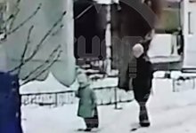 Мальчик спас свою семилетнюю сестренку от мужчины в балаклаве (ВИДЕО)