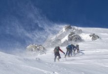 Казахстанца c обморожением спасли с высоты 5 тысяч метров в России