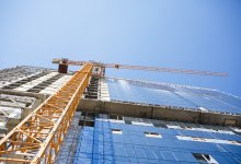 Столичные жители забили тревогу из-за облицовки дома