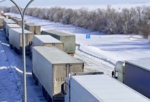 Больше трех тысяч машин застряло на трассе в Актюбинской области (ВИДЕО)