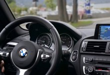 Давние друзья катались по Шымкенту на автомобилях-двойниках. Один из них лишился прав