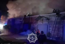 Крупный пожар на СТО в Петропавловске (ВИДЕО)