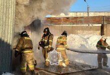 Мебельный цех горит в Астане (ФОТО)