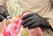 Полицейские попались на взятке в области Жетысу