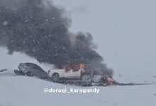 Эвакуатор и внедорожник столкнулись в Карагандинской области (ВИДЕО)