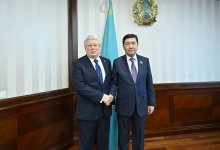 Спикер Мажилиса встретился с послом России в Казахстане