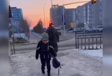 Перепутавший время школьник умилил казахстанцев (ВИДЕО)