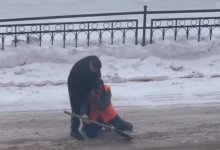 Стало известно, почему мужчина набросился на дорожного рабочего в Астане