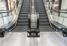 Девочка едва не лишилась пальца в торговом центре Актау