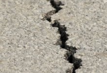 Какие объекты пострадали в результате землетрясения в области Абай