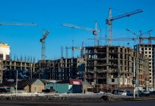 Стройку 33 жилых комплексов приостановили в Астане