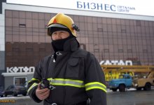 Огнеборцы Усть-Каменогорска тушили условный пожар в торговом центр