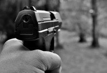 Зашли с арматурой и травматом: пассажира автобуса избили в Атырауской области