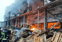 Пожар в одном из зданий тушат в Астане