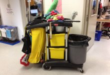 Школьная уборщица украла телефон ребенка в Туркестанской области