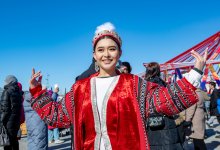 Носят не только казахи: как наша национальная одежда покоряет мир