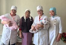 Двойня родилась в затопленном поселке под Актобе