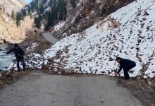 Сошедшая лавина перекрыла дорогу в Алматинской области