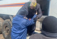 Гуманитарную помощь доставили жителям поселка в зоне паводков в ЗКО