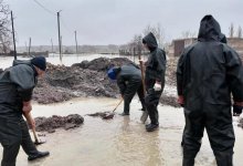 Скляр встретился с жителями подтопленного района в СКО