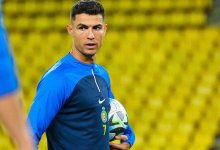 Роналду кулаком замахнулся на судью