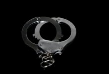 Сотрудники КНБ задержали двух полицейских в Таразе