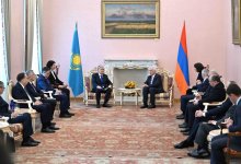 Токаев провел встречу с президентом Армении