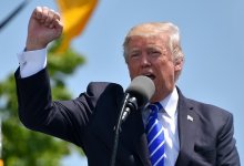 Экс-президент США предстал перед судом