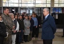 Мы компенсируем все расходы — Токаев встретился с эвакуированными жителями СКО