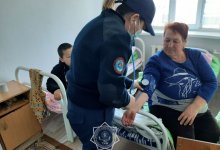 Психологи работают в зоне наводнений в Казахстане