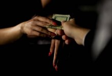 62-летнюю сутенершу осудили в Семее