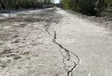 Дамба треснула в Уральске. Ее недавно укрепляли