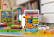 Била малышей шваброй: на сотрудницу детского сада возбуждено уголовное дело