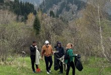 Мешки с мусором на бесплатные обеды меняли на экоакции в горах Алматы