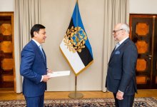 Посол Казахстана Алтай Кульгинов вручил верительные грамоты президенту Эстонии