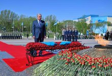 Токаев побеседовал с ветеранами и поздравил их с Днем Победы