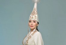 Айгуль Иманбаева похвасталась британским дипломом