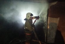 Пожар в Атбасаре: пожарным удалось предотвратить распространения огня